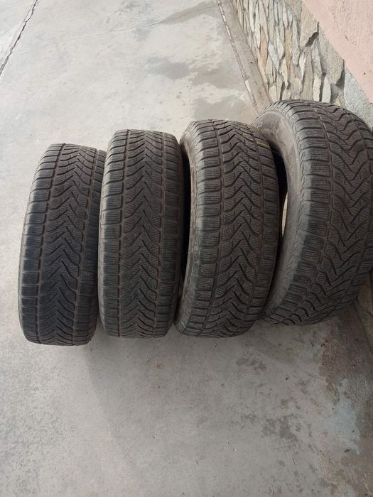 Продавам зимни гуми 16-ки