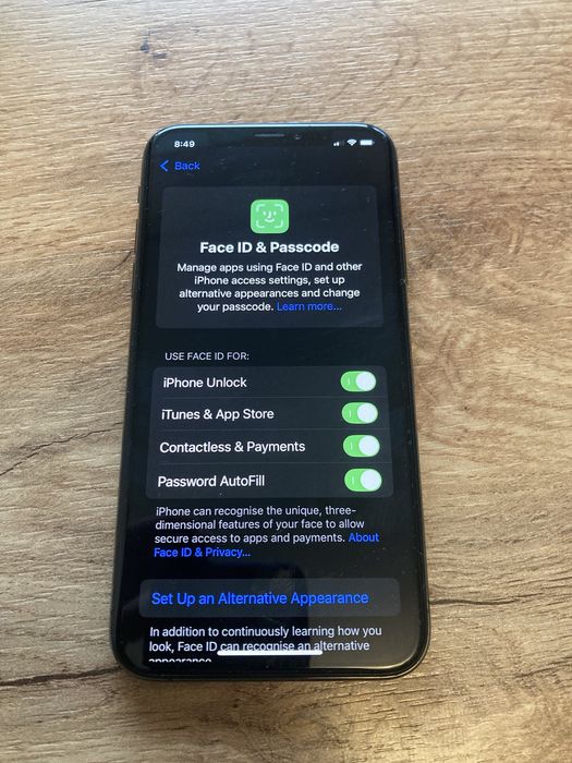 IPhone Xs - като нов