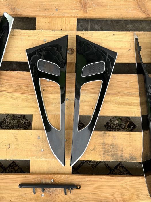 Комплект лайсни Черен Пиано лак AUDI A6 C7 4G ДЕСЕН ВОЛАН