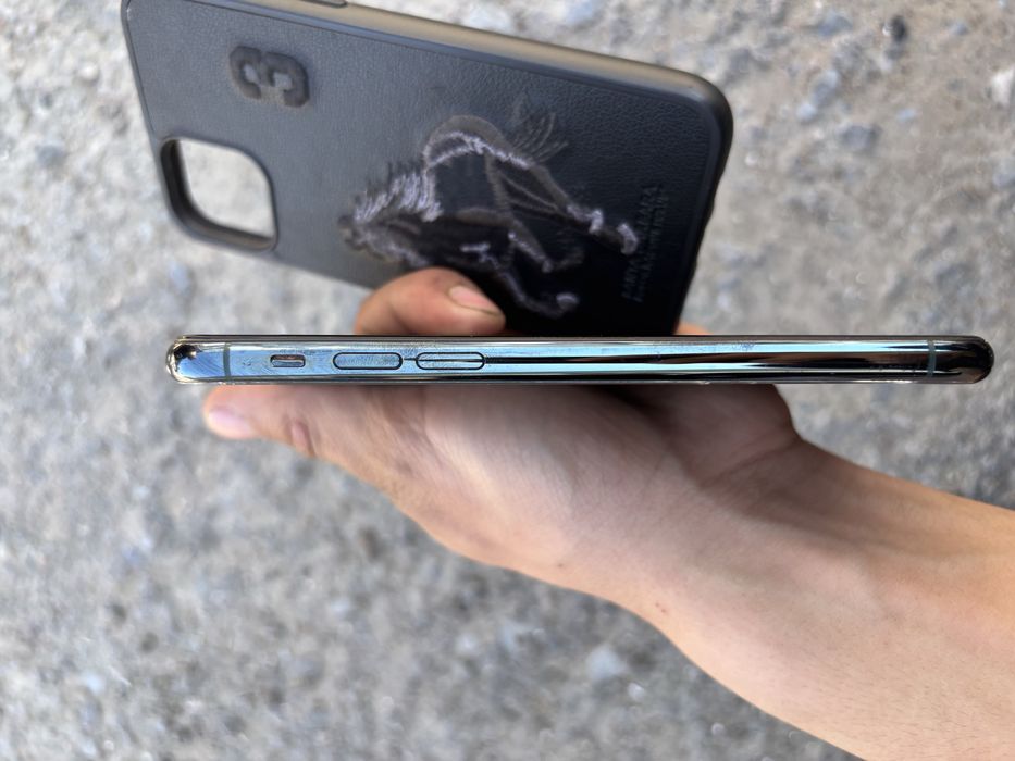 Продам Iphone 11 pro 256g