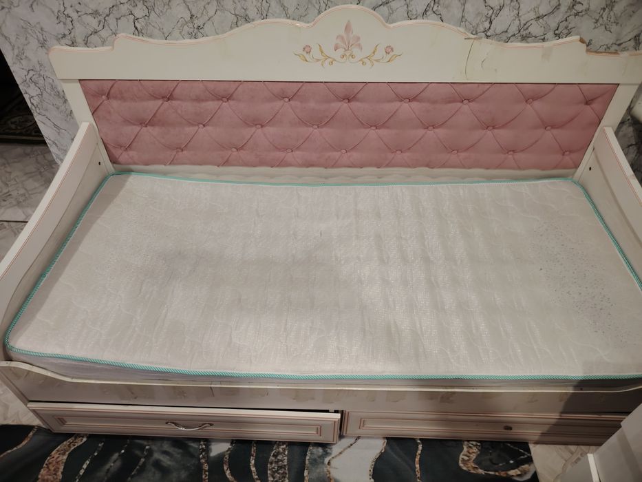 Продам кровать односпальная