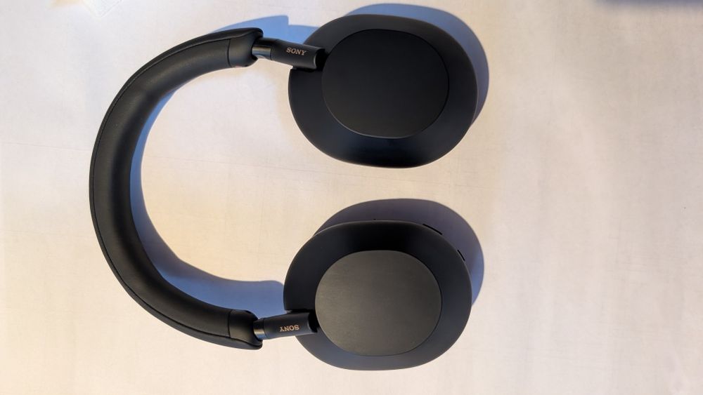Căști Sony WH-1000XM5 – noise cancelling premium, pachet complet