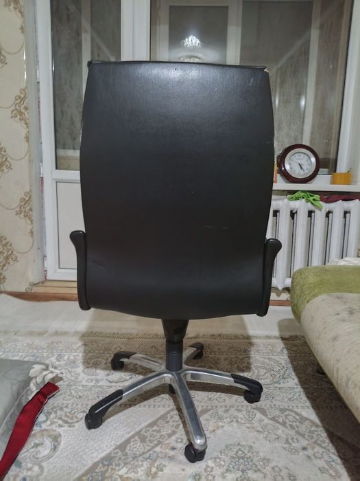 Продам кресло офисная