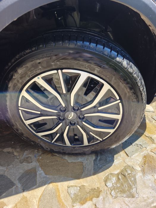 Vând anvelope vara 225/60/18