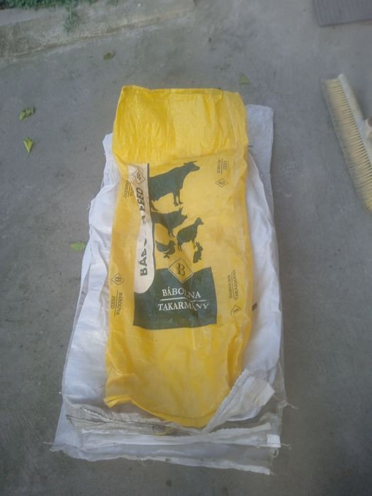 Saci de 50 kg din rafie