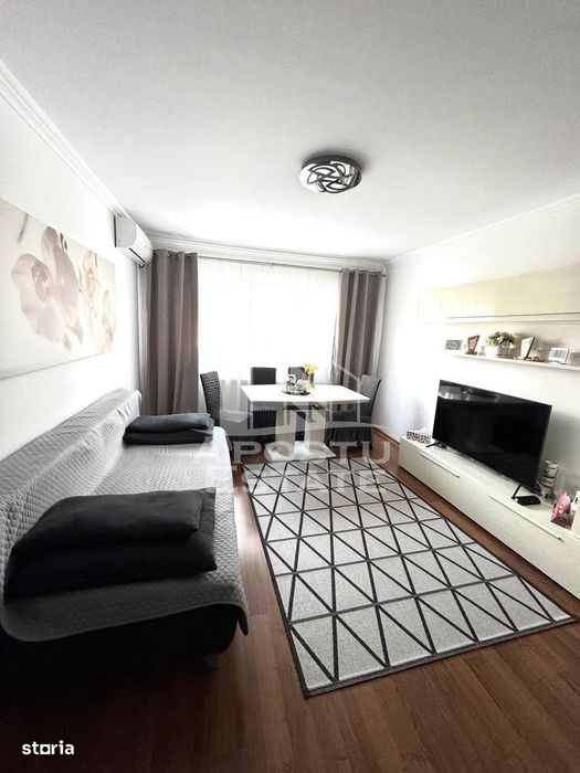 Apartamet cu 3 camere, etaj intermediar, zona Cetatii — fotografia 1