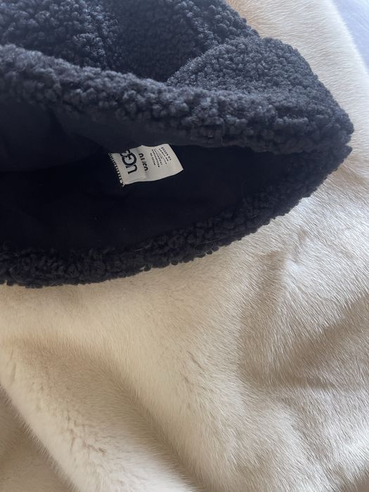 Оригинална UGG шапка