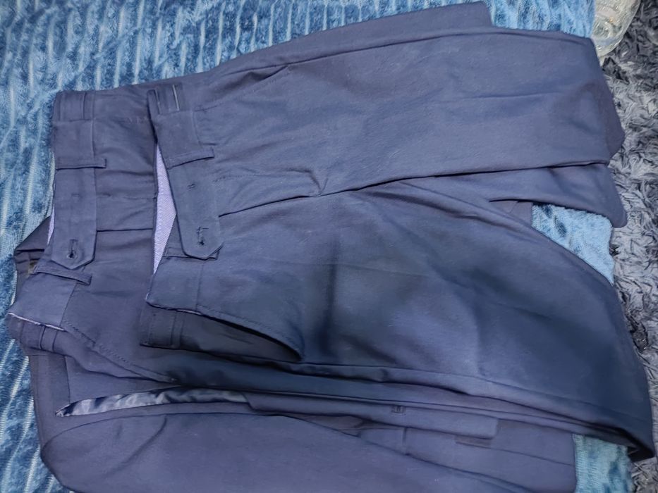 Продам школьную форму в отличном состоянии