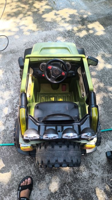 Mașină electrică ( Jeep )