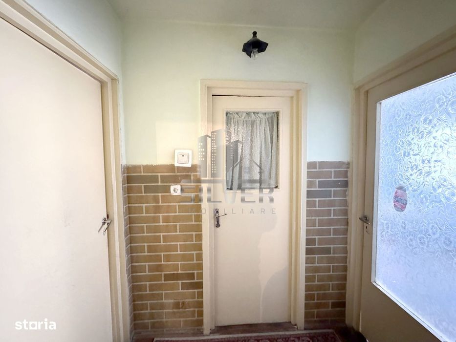 Apartament cu 4 camere/80 mp/zona strazii Peana.