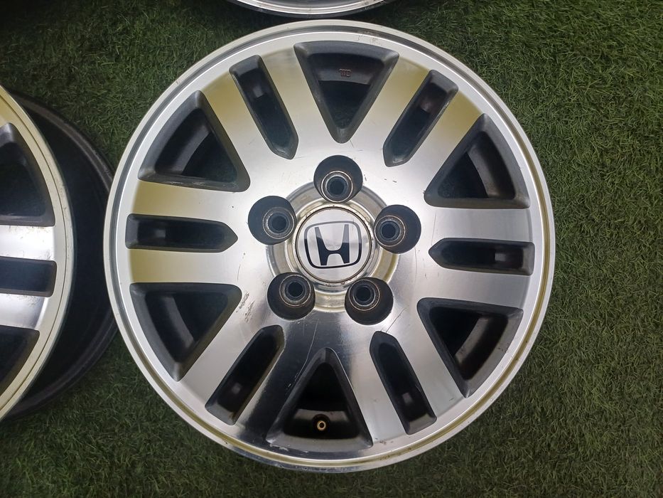 Диски R15 5x114.3 на Honda.