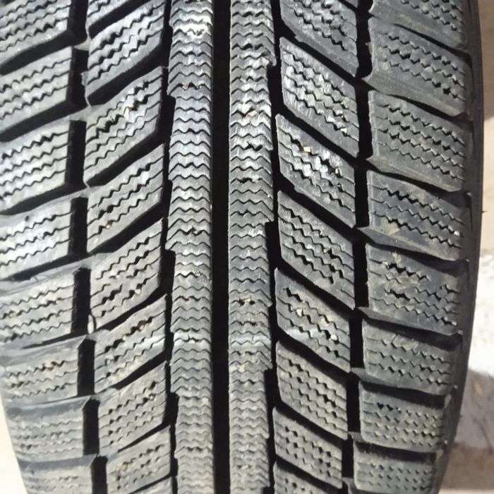 Продам шины зимние