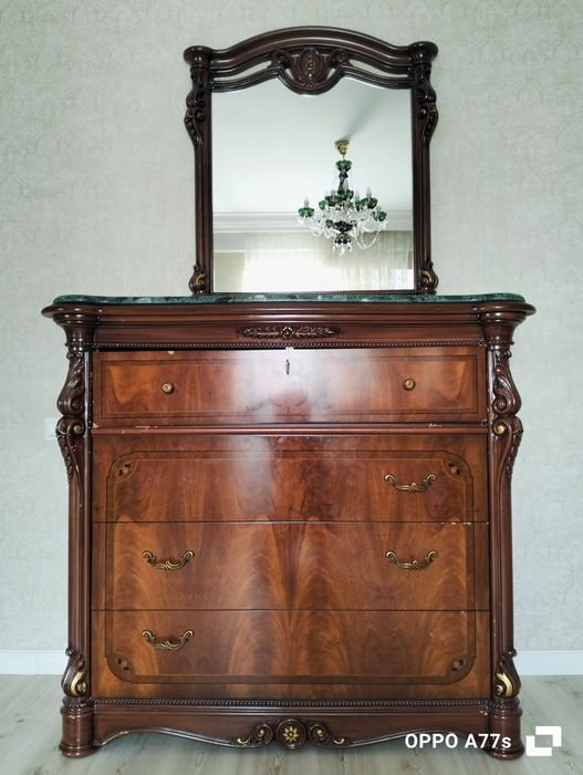 Спальный гарнитур