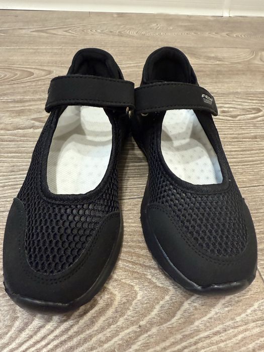 Продам туфли для девочки