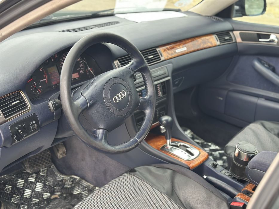 Audi A6  2.4 quattro