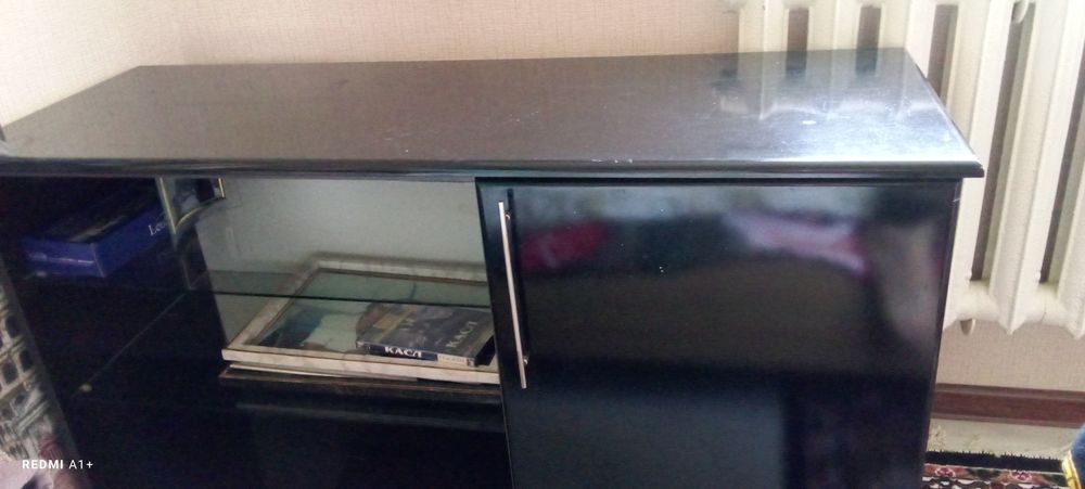 Tv podstavka sotiladi