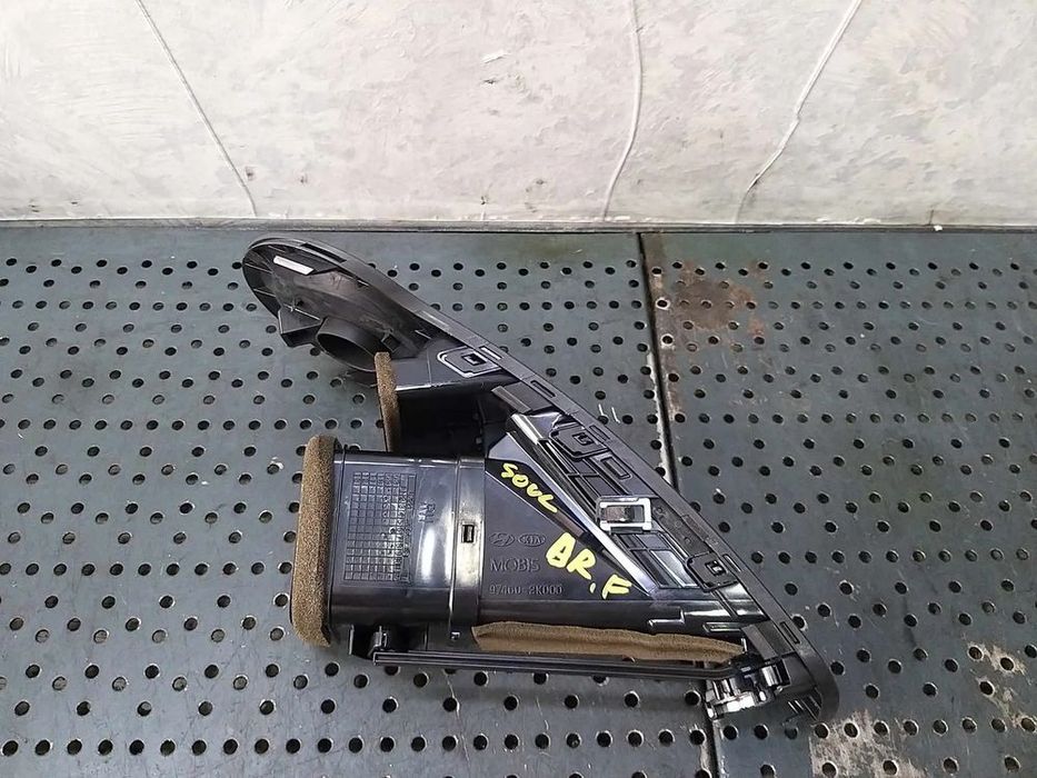 Grila ventilatie bord dreapta kia soul 974602k000