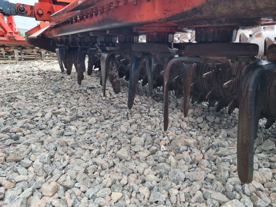 Freza Grapa Rotativa Kuhn HRB 302D