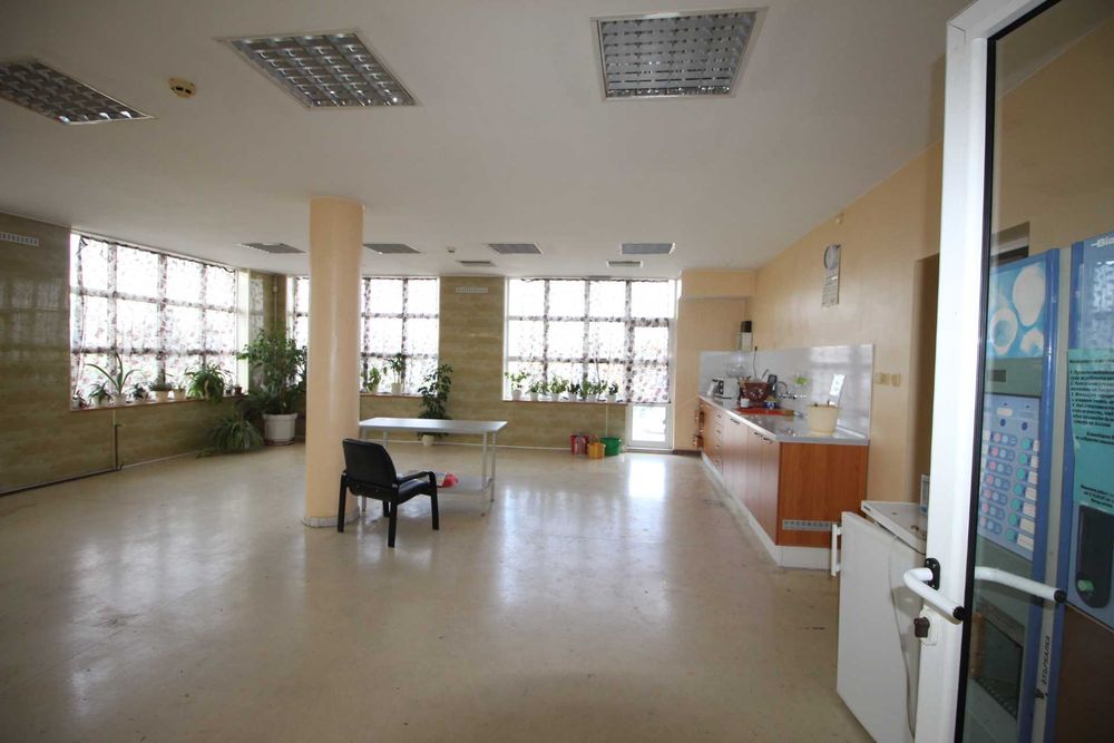 Продава се Промишлена сграда в Русе, Централен кооп. пазар - 550 кв.м за 3 €/кв.м - Снимка #2