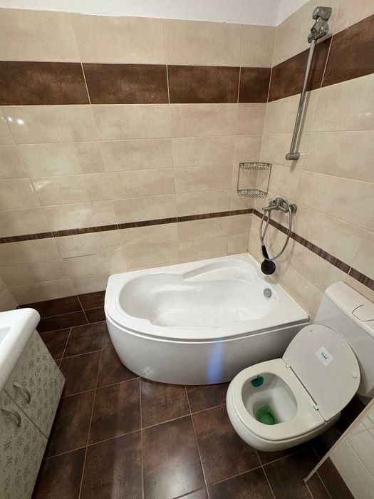 3 camere Bucureștii Noi | Metrou 350 m | Centrală proprie | Parcare 2 mașini | Bloc 2011
