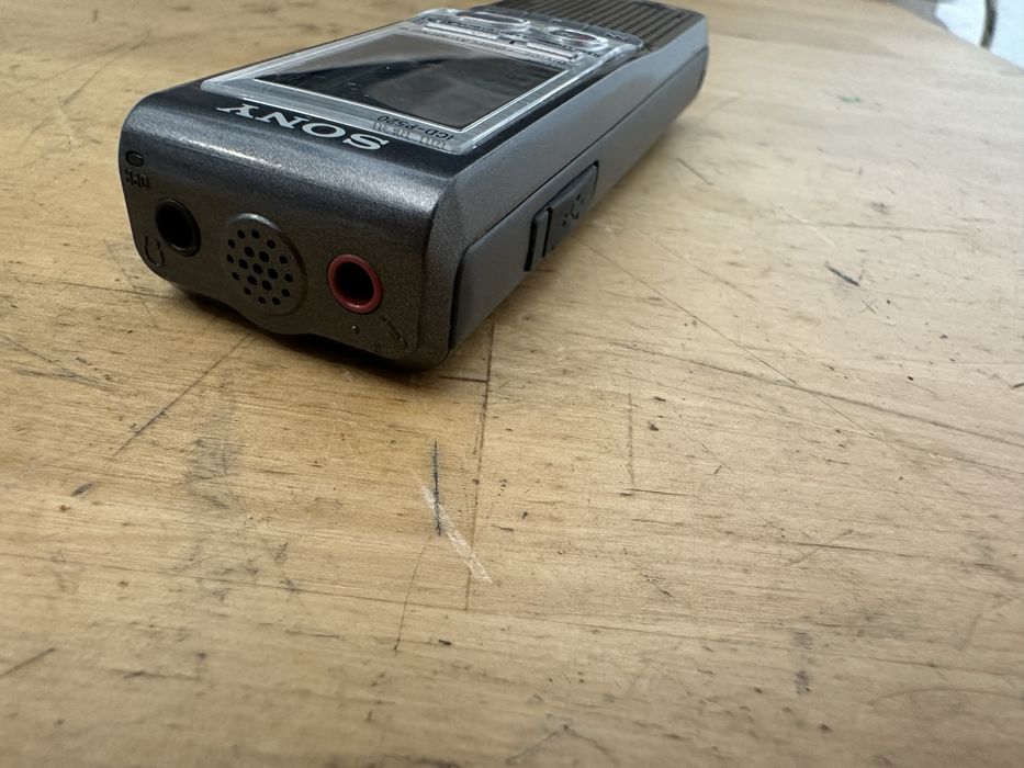 Reportofon sony icd-p520 de culoare gri cu negru