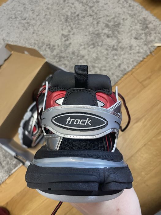 Balenciaga tracks 44