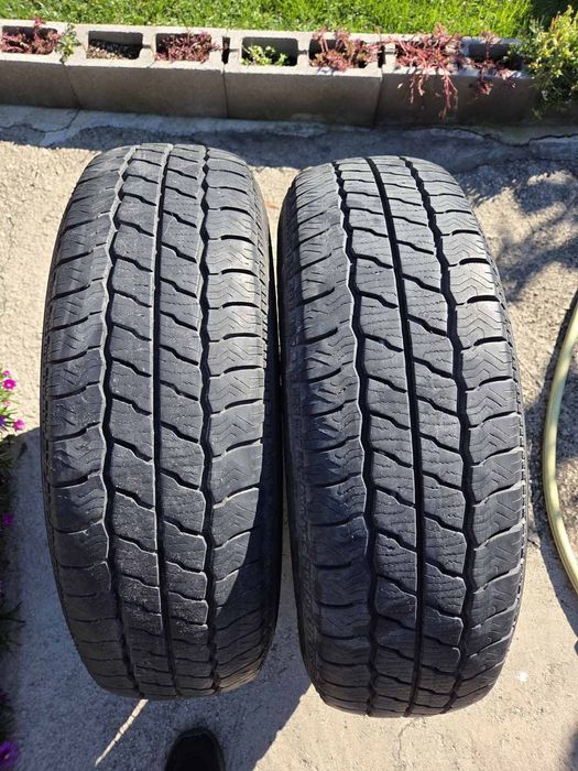 Продавам гуми за бус