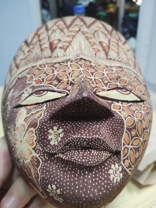 Ръчно рисувана винтидж маска