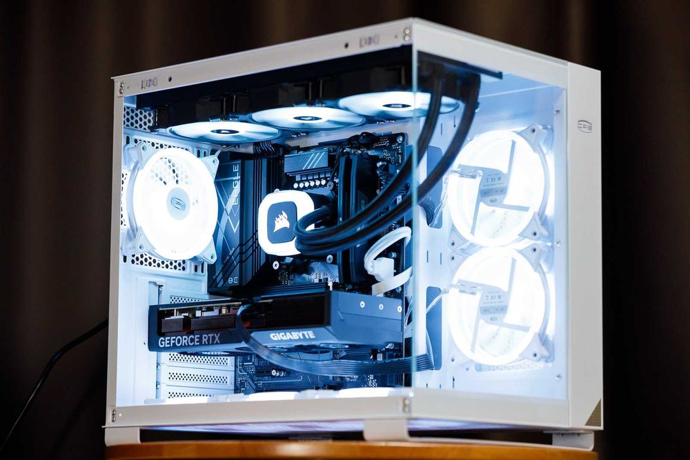 Custom Gaming PC i7 14700K RTX 4070 m.2 ssd 2TB 32GB RAM DDR5 Z790 Nou