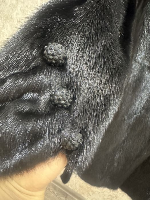 Продаётся норковая шуба