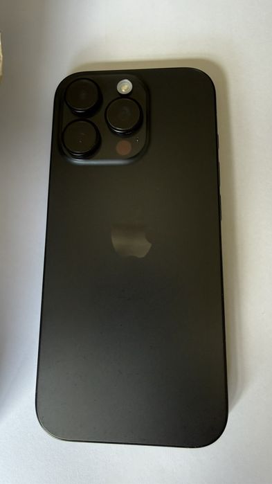 Iphone 16 pro black titanium