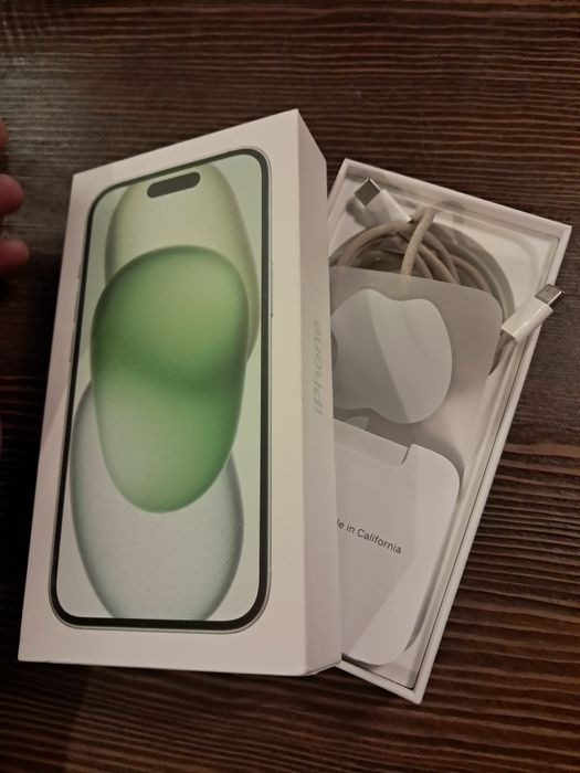 Продам Iphone 15 Green 128gb 90% акб