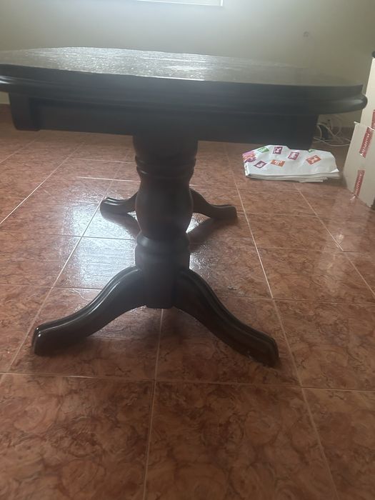 Дървена холна маса