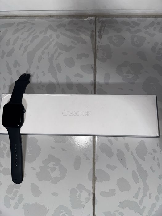 Продам Apple Watch 8 GPS