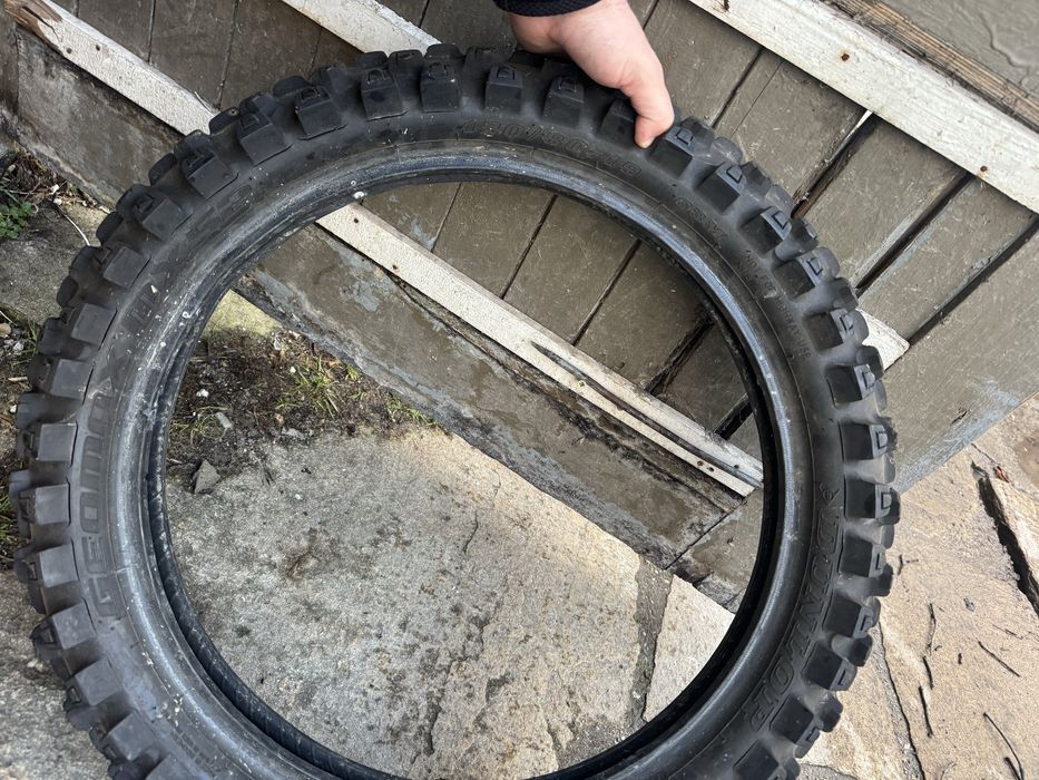 Гуми 19 цола  задни  има и почти нови