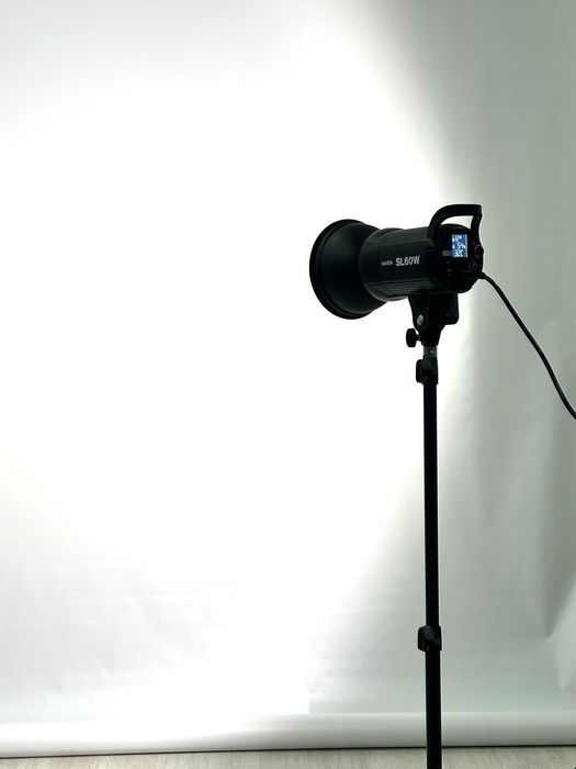 Источник света Godox SL60W+усиленный штатив