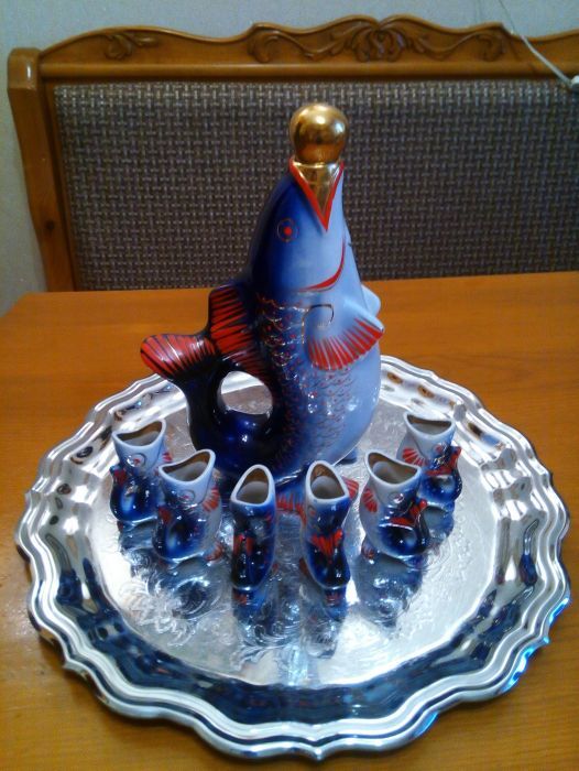 Сервиз антиквариат "Рыбка с рыбешками"