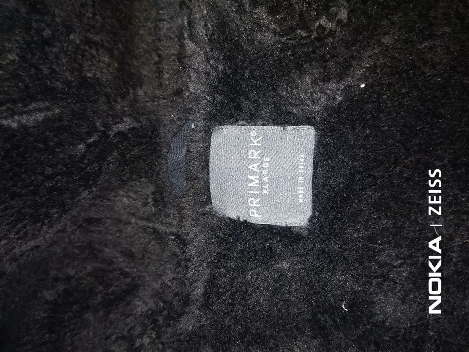 vând/schimb 2 hanorace noi,cu etichetă,nepurtate