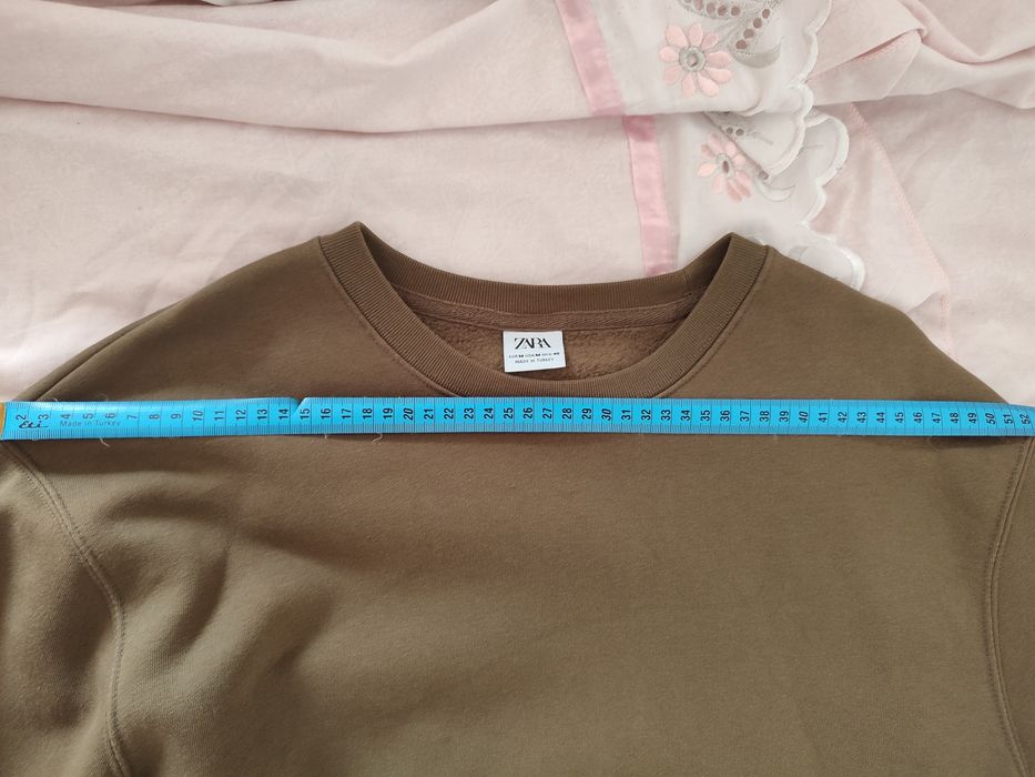 Pulover maro Zara
