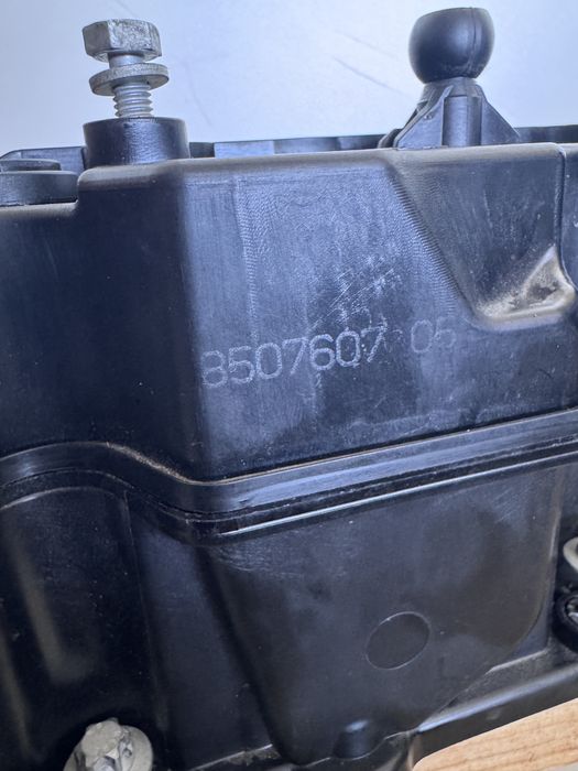 Като НОВ оригинален капак клапани BMW  N57D30B 35d 40d 313 kapak klapani dizel 11128507607 11127812894 11128515746