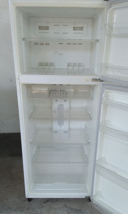 Продается холодильник Daewoo в хорошем состоянии..
