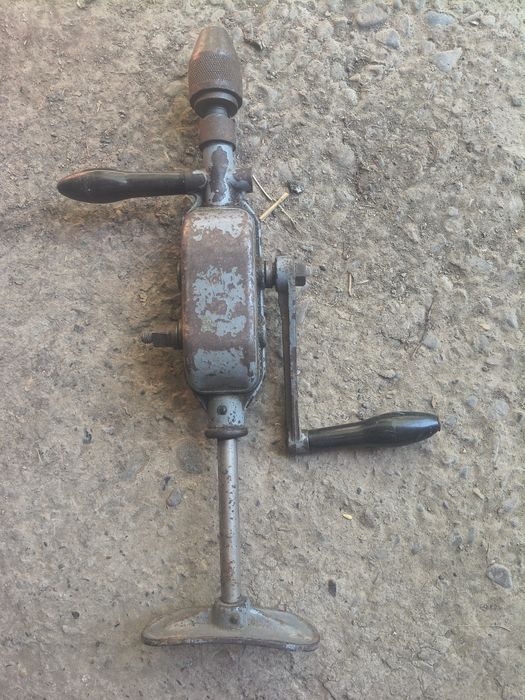 Bormașină manuală