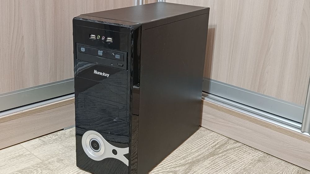 Продам компьютер для интернет скролинга и старых игр