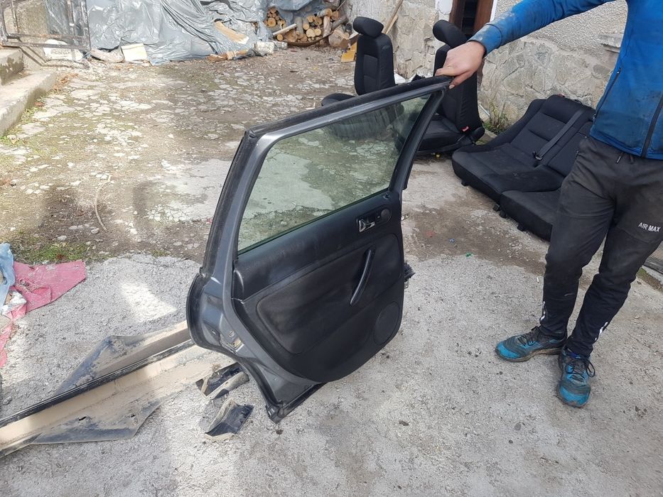 Оборудвани врати за пасат 5 комби
