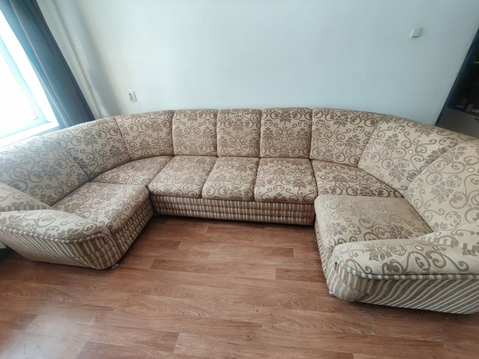 Продам большой раскладной диван, б/у.