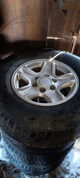 Продам комплект дисков с резиной.