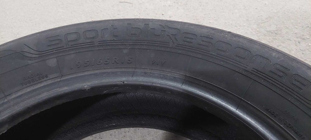 Продавам 4бр. летни гуми 195/65/15 Dunlop SportBluResponse