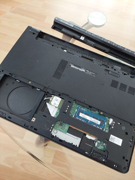 Лаптоп DELL  Inspiron 14