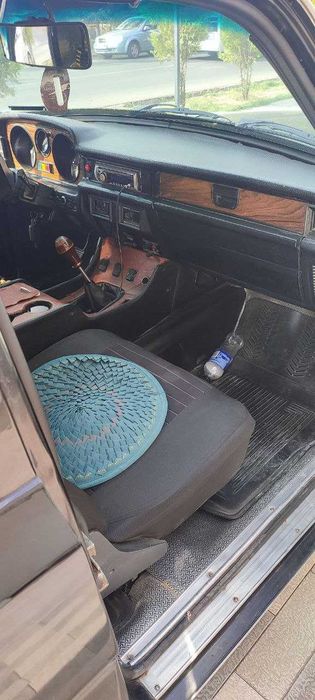 Volga GAZ 24 sotiladi