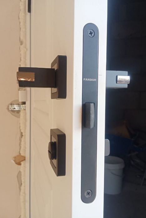 Установка дверей